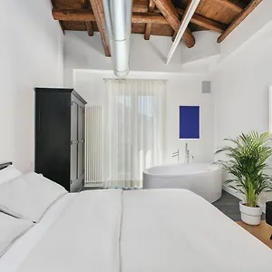 the-silver-lava-a-luxury-boutique-apartment-in-the.catania-hotels.net/